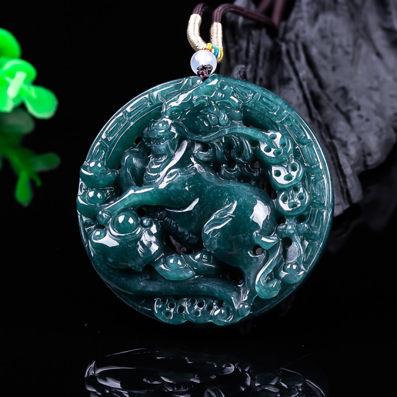Burmese Jadeite Dragon Pendant - Vintage Fashion Luxury 评论和价格