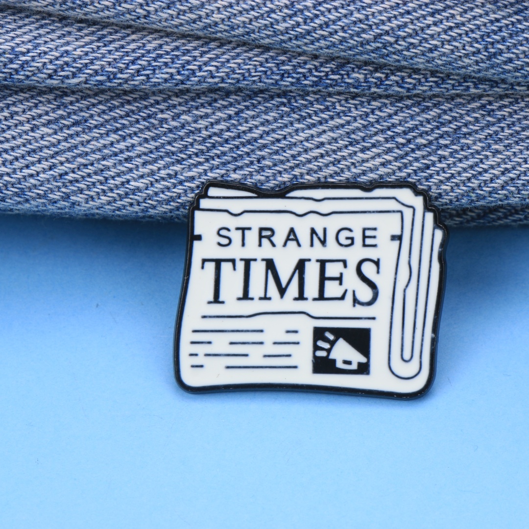Retro Newspaper Strange Times  - Vintage Fashion Newspaper 评论和价格
